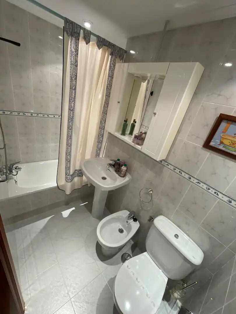 Bathroom of Flat for sale in Renedo