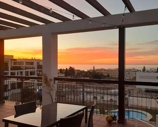 Terrassa de Àtic en venda en Rincón de la Victoria amb Parquet, Terrassa i Piscina