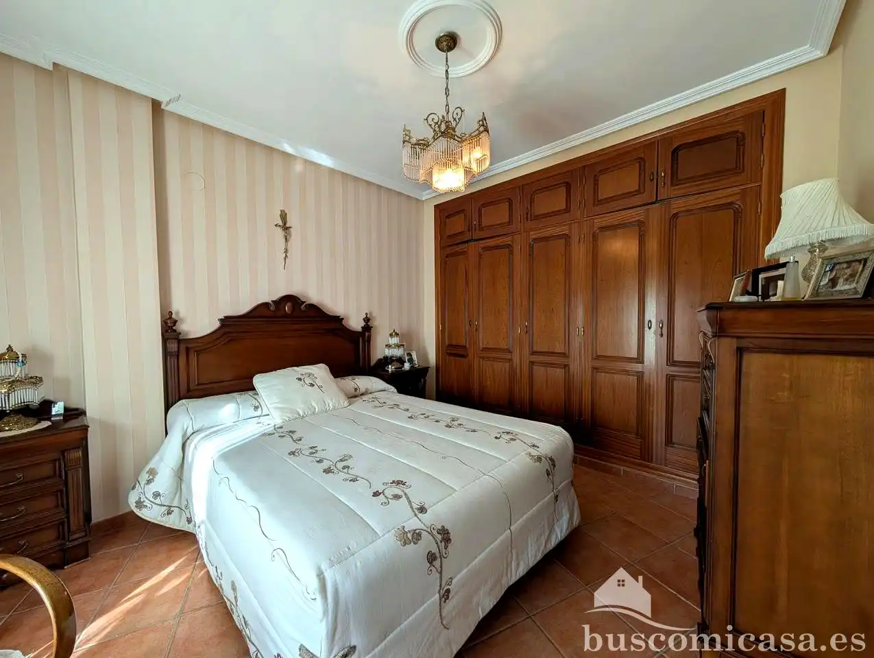 Dormitori de Casa o xalet en venda en Linares amb Aire condicionat, Calefacció i Jardí privat