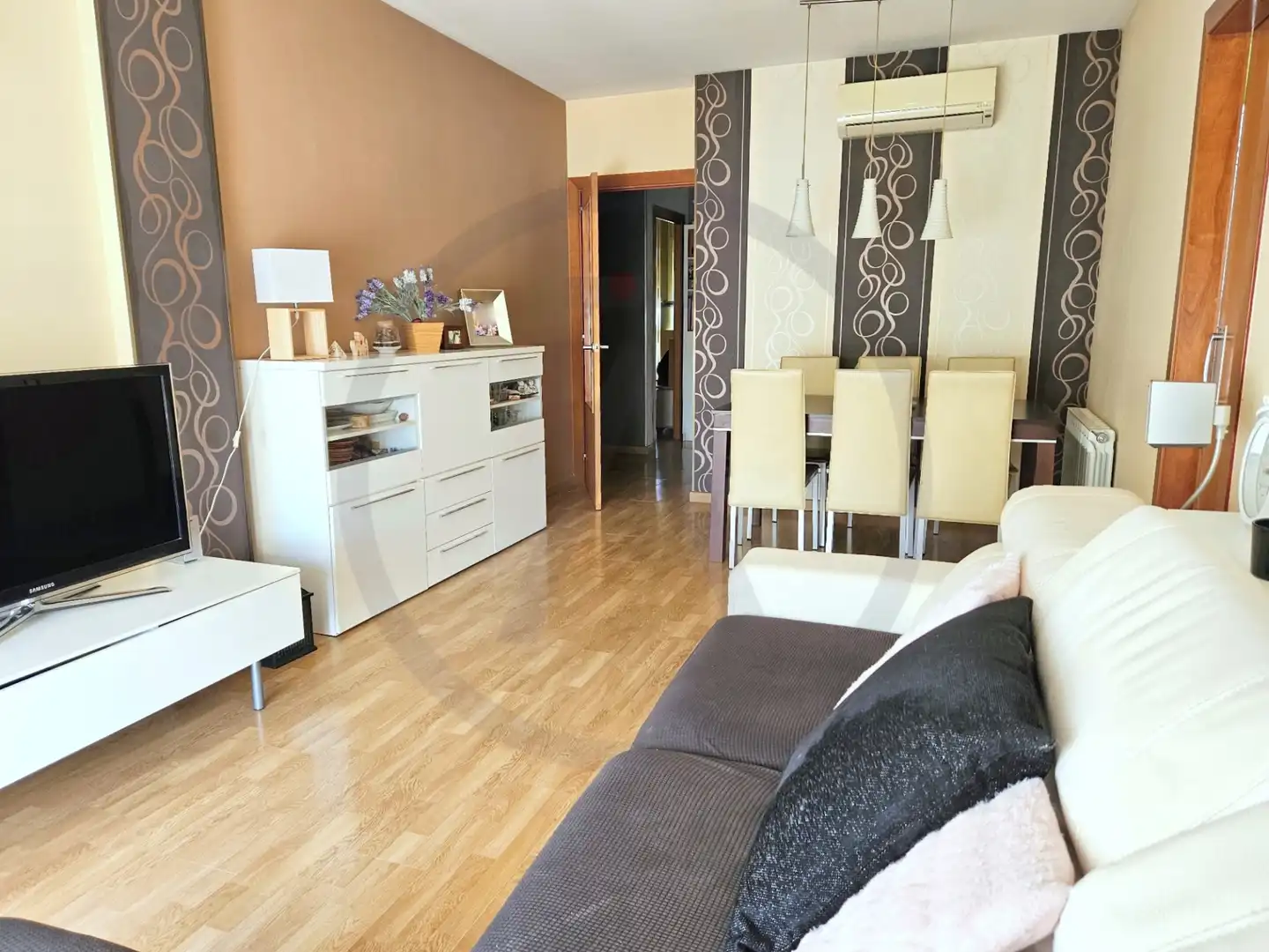 Living room of Flat for sale in Sabadell  with Air Conditioner, Heating and Parquet flooring