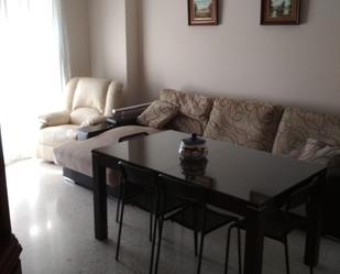 Living room of Flat to rent in  Sevilla Capital  with Air Conditioner, Private garden and Terrace