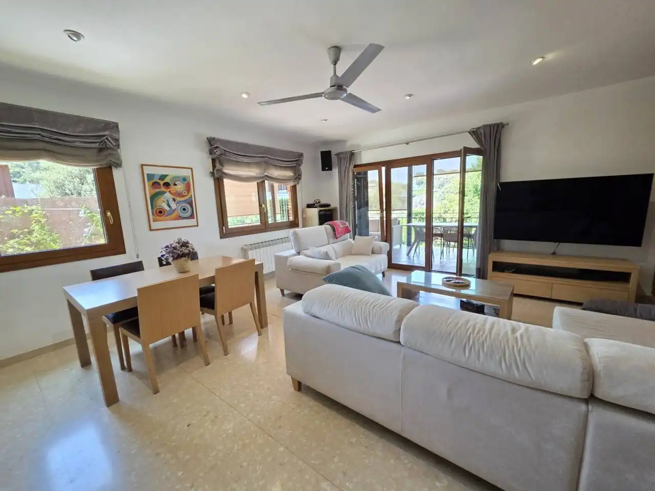 Sala de estar de Casa o chalet en venta en Montcada i Reixac con Aire acondicionado, Calefacción y Jardín privado