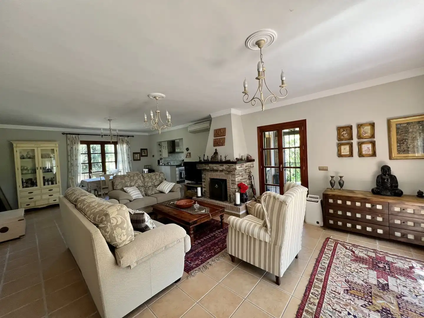 Sala de estar de Casa o chalet en venta en Estepona con Aire acondicionado, Terraza y Piscina