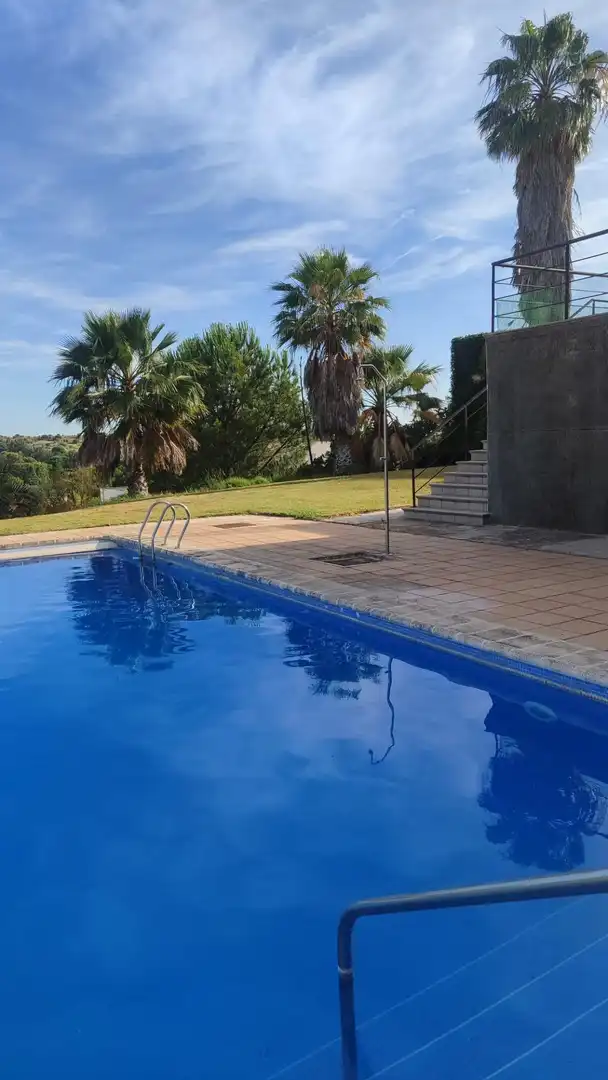 Piscina de Casa o xalet en venda en Badajoz amb Aire condicionat, Calefacció i Jardí privat