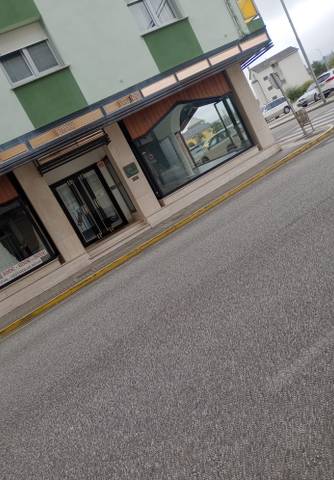 Local comercial en Alquiler en Xove