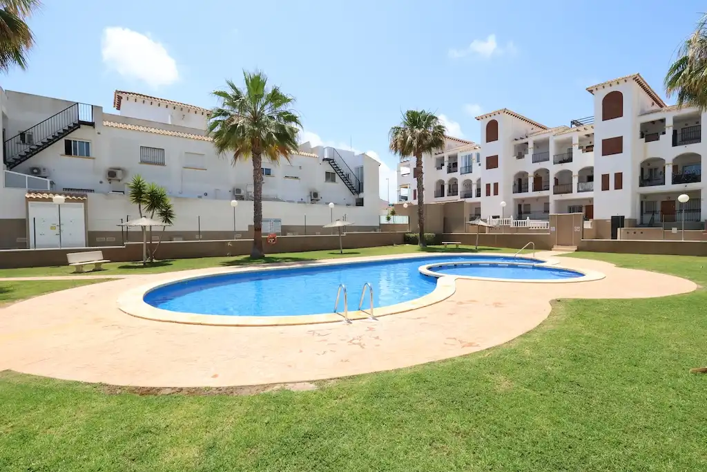 Piscina de Dúplex en venda en Orihuela amb Aire condicionat, Calefacció i Terrassa