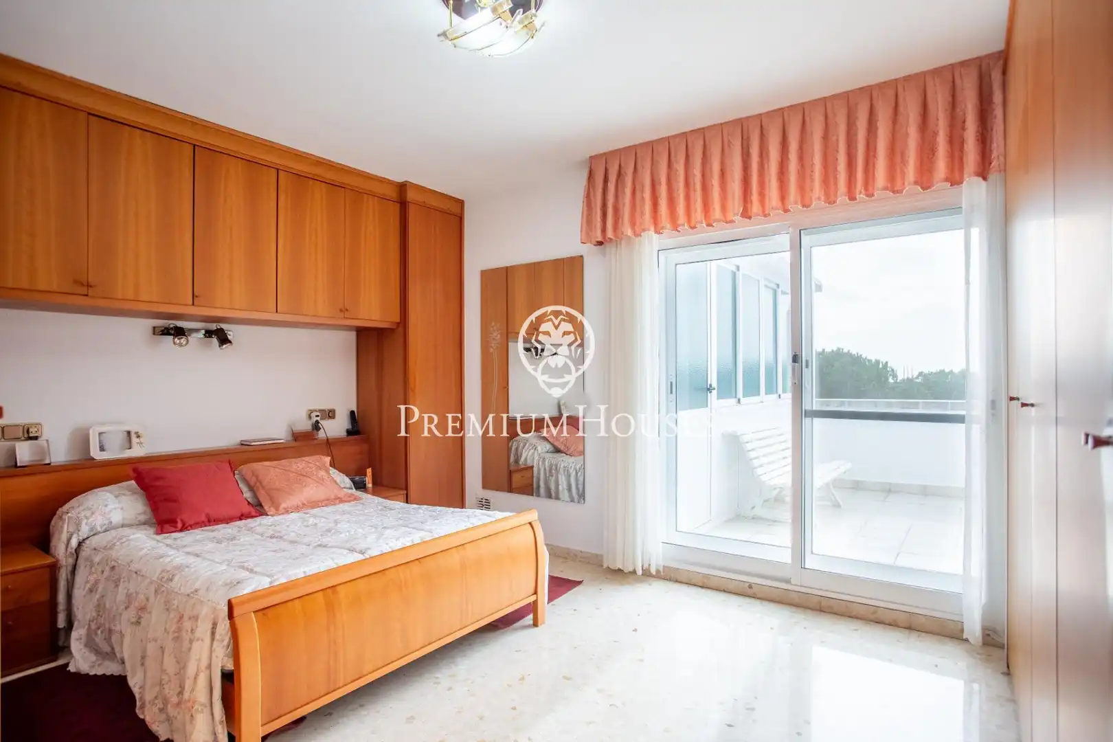 Habitación de Casa o chalet en venta en Badalona con Aire acondicionado, Calefacción y Jardín privado