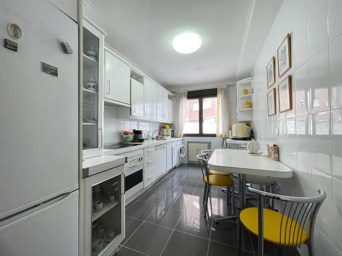 Cocina de Piso en venta en Ponferrada con Calefacción, Terraza y Trastero