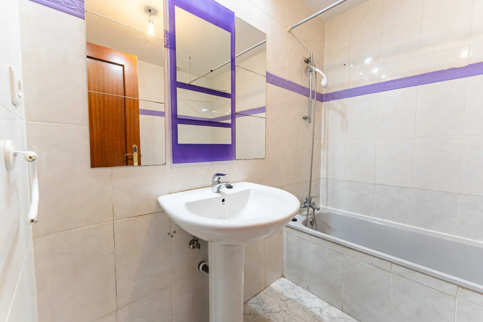 Bany de Pis en venda en Valmojado amb Calefacció, Traster i Moblat
