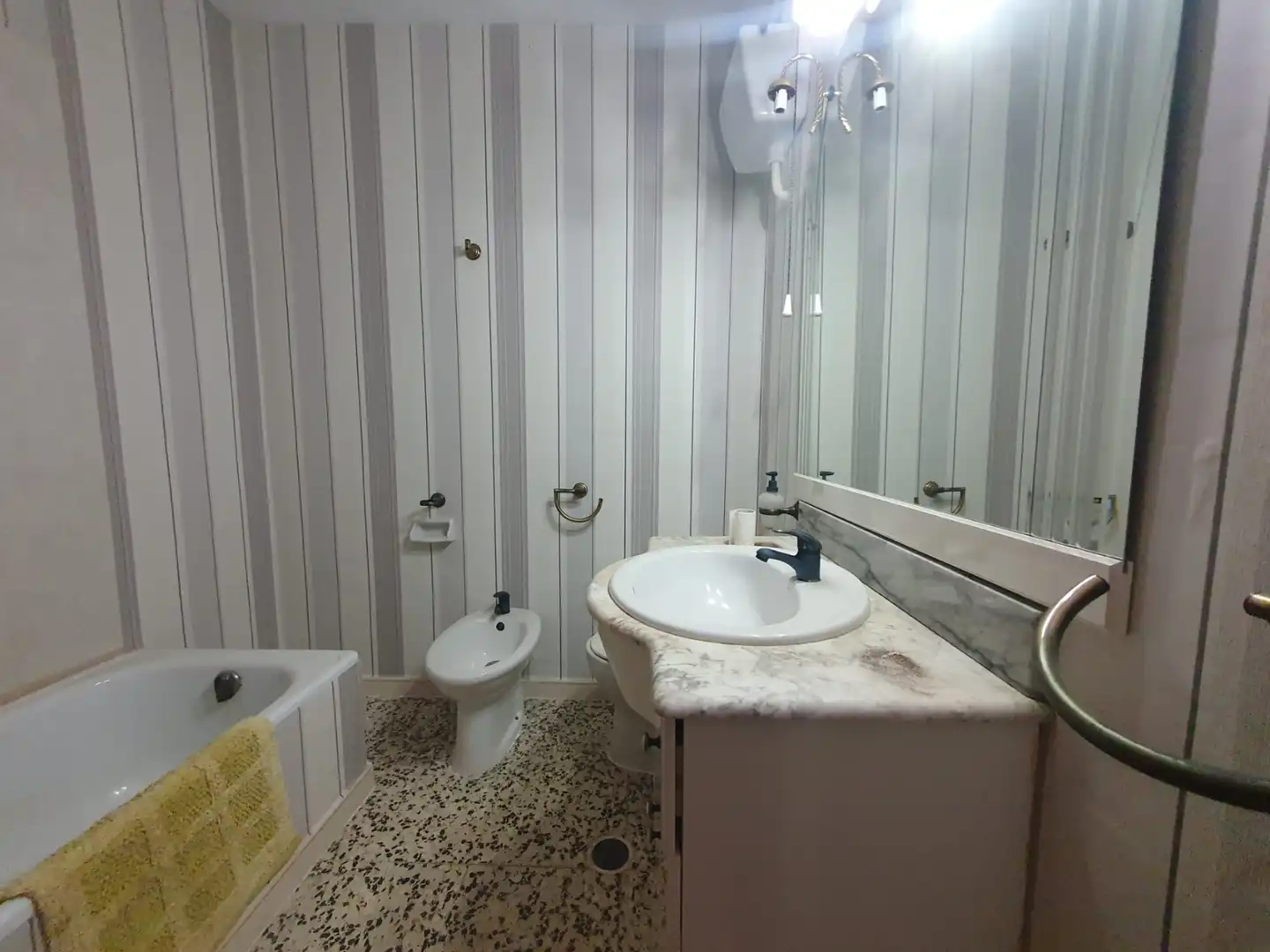 Bathroom of Flat for sale in Guadix  with Furnished and Balcony