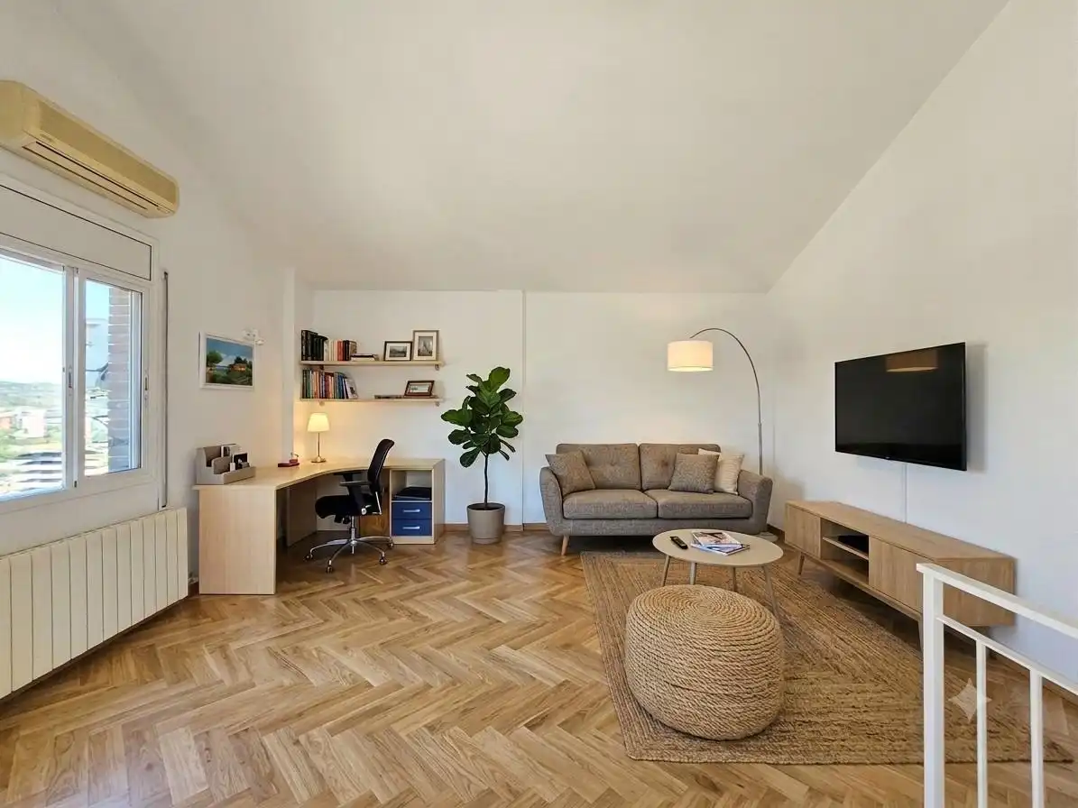 Sala d'estar de Casa o xalet en venda en Barcelona amb Aire condicionat, Calefacció i Terrassa