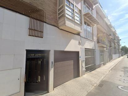 Exterior view of Planta baja for sale in  Madrid Capital  with Air Conditioner and Terrace