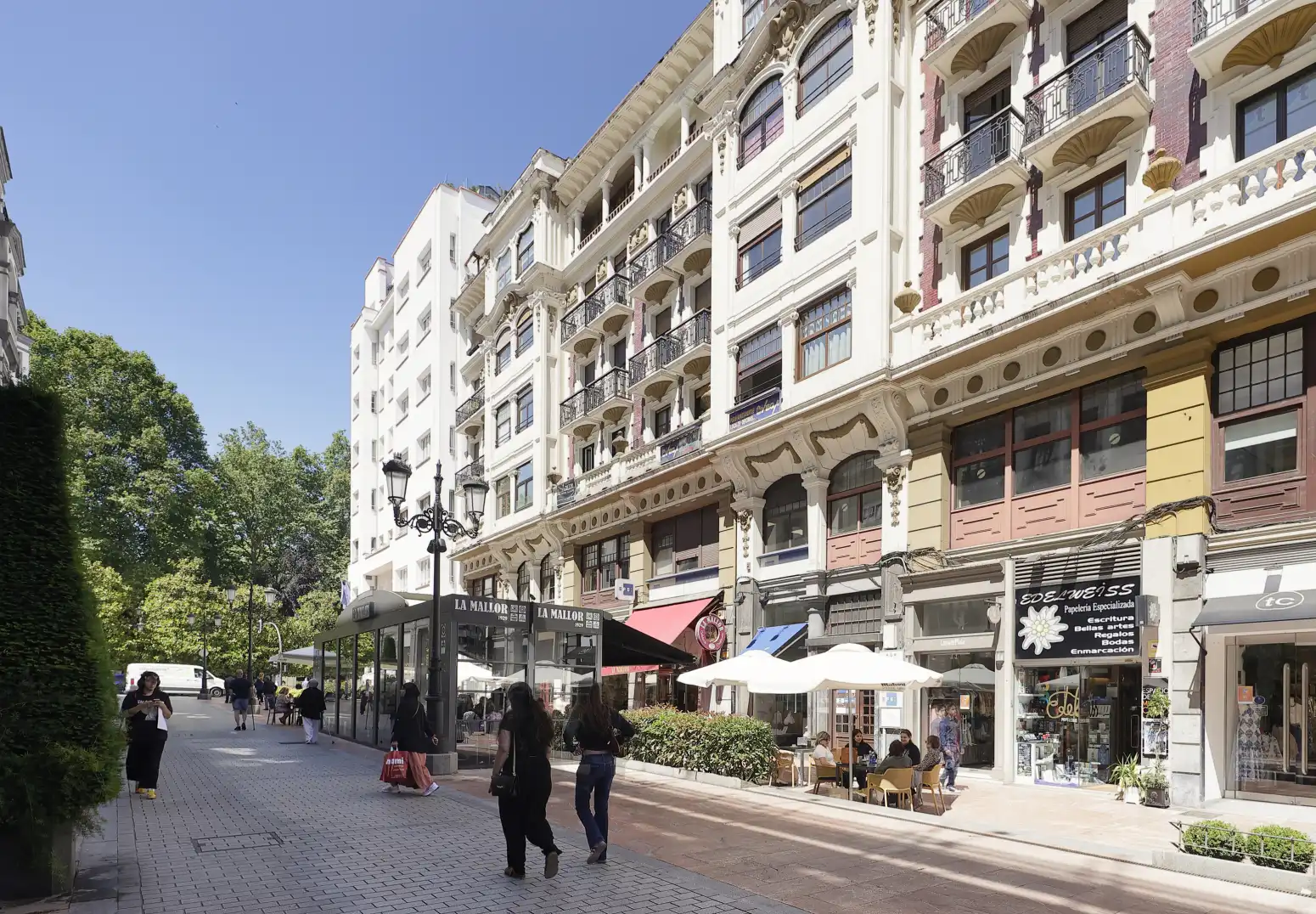 Vista exterior de Pis en venda en Oviedo  amb Calefacció i Terrassa