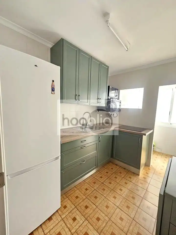 Kitchen of Flat for rent in Sevilla  with Air Conditioner, Terrace and Furnished