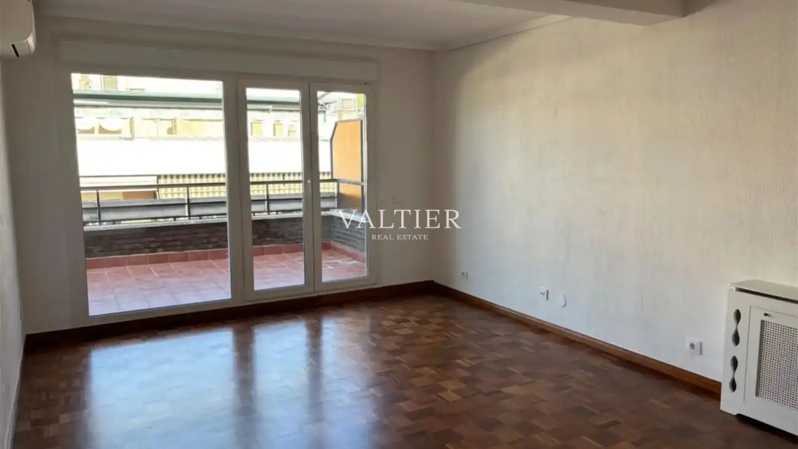 Bedroom of Attic for rent in  Madrid Capital  with Air Conditioner, Terrace and Storage room