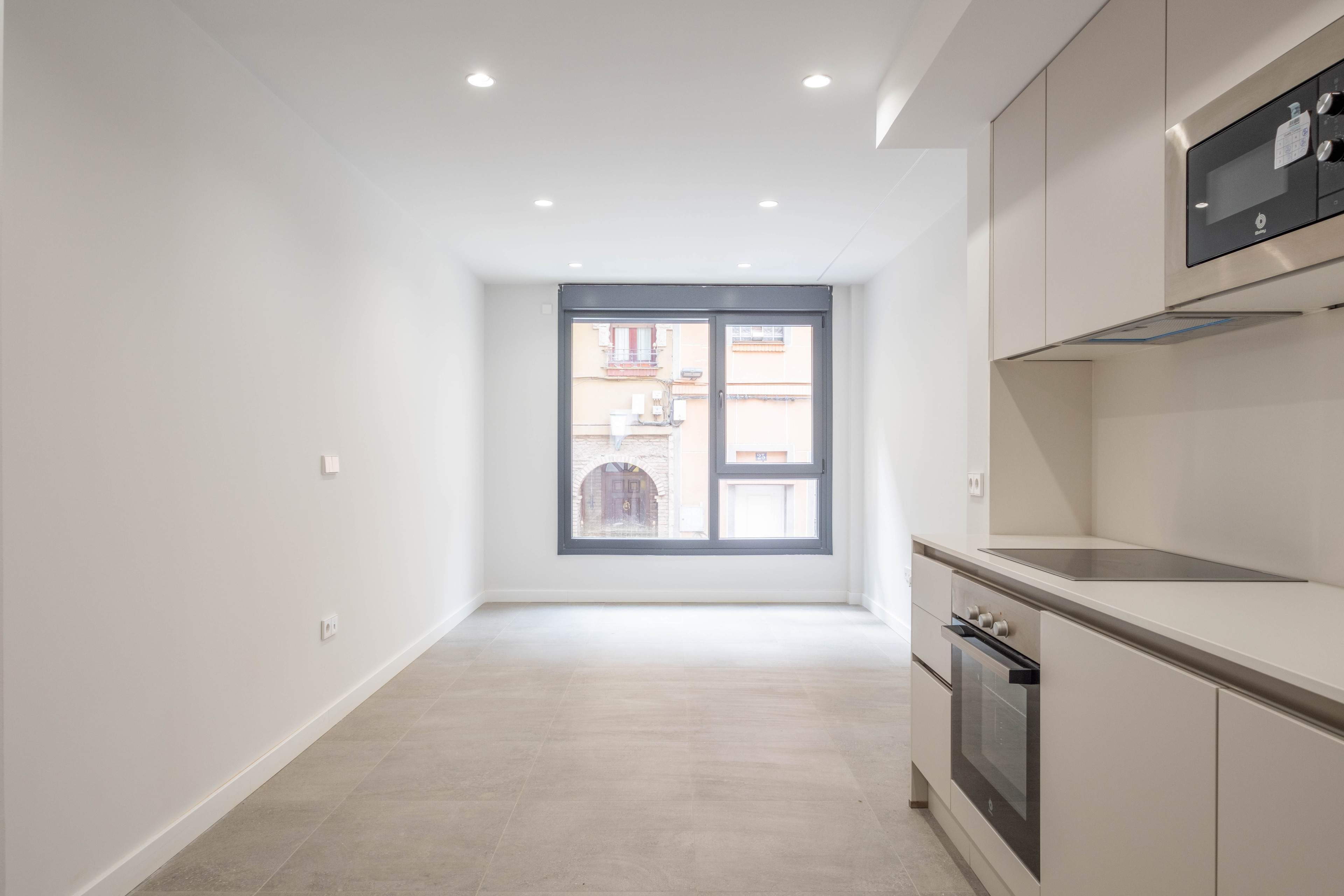 Flat for sale in  Zaragoza Capital  with Heating, Terrace and Storage room