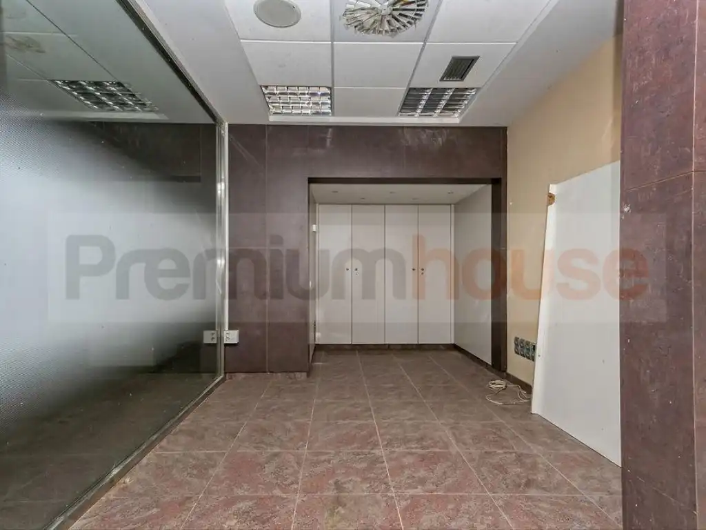 Business premises for sale in Calle de Mossèn Jacint Verdaguer, imagen 9