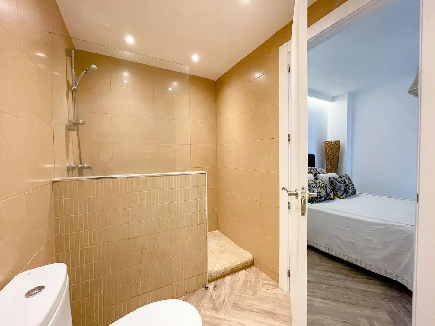 Baño de Piso de alquiler en Puerto Deportivo