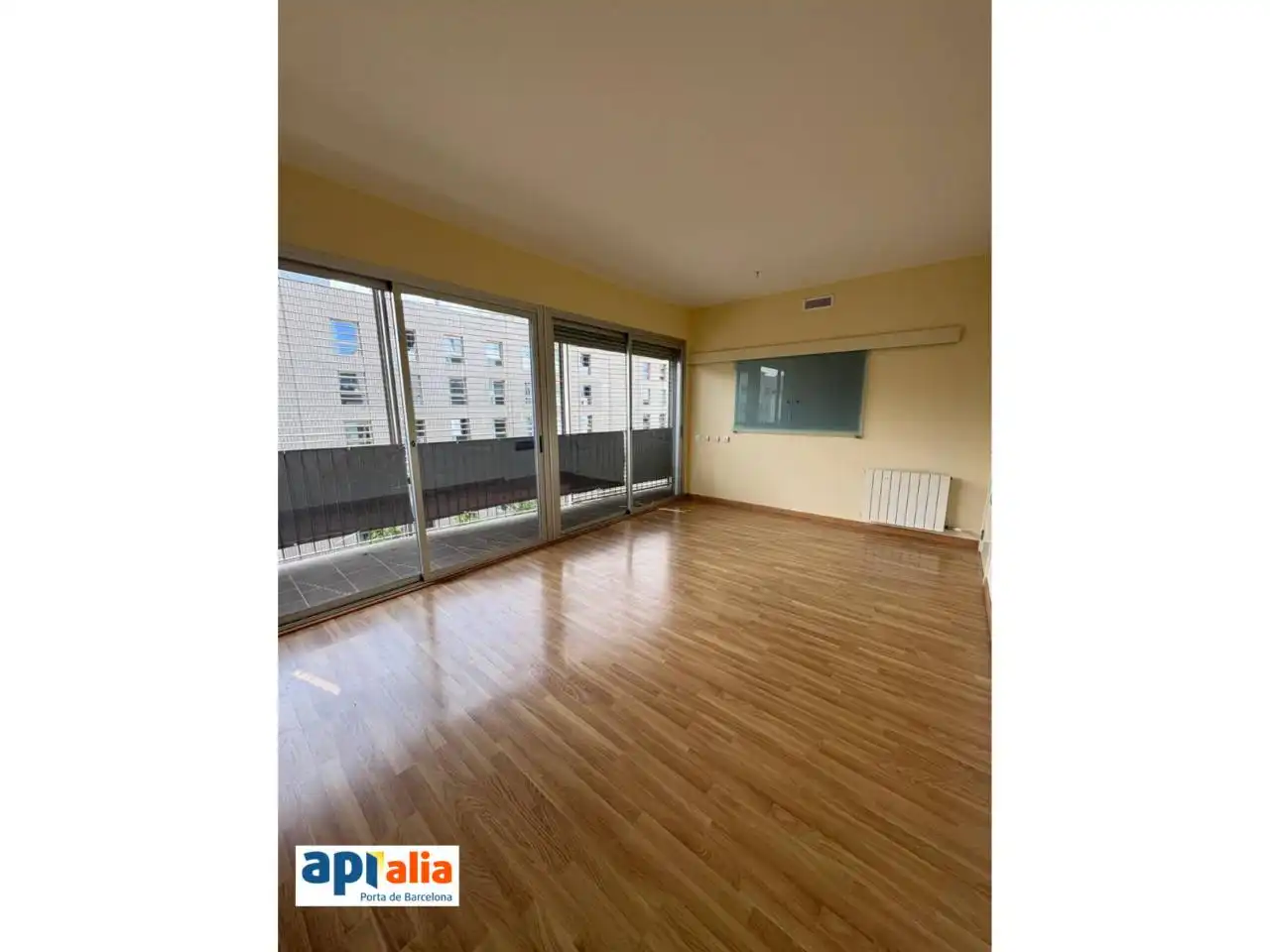Dormitori de Pis en venda en Sant Feliu de Llobregat amb Piscina comunitària