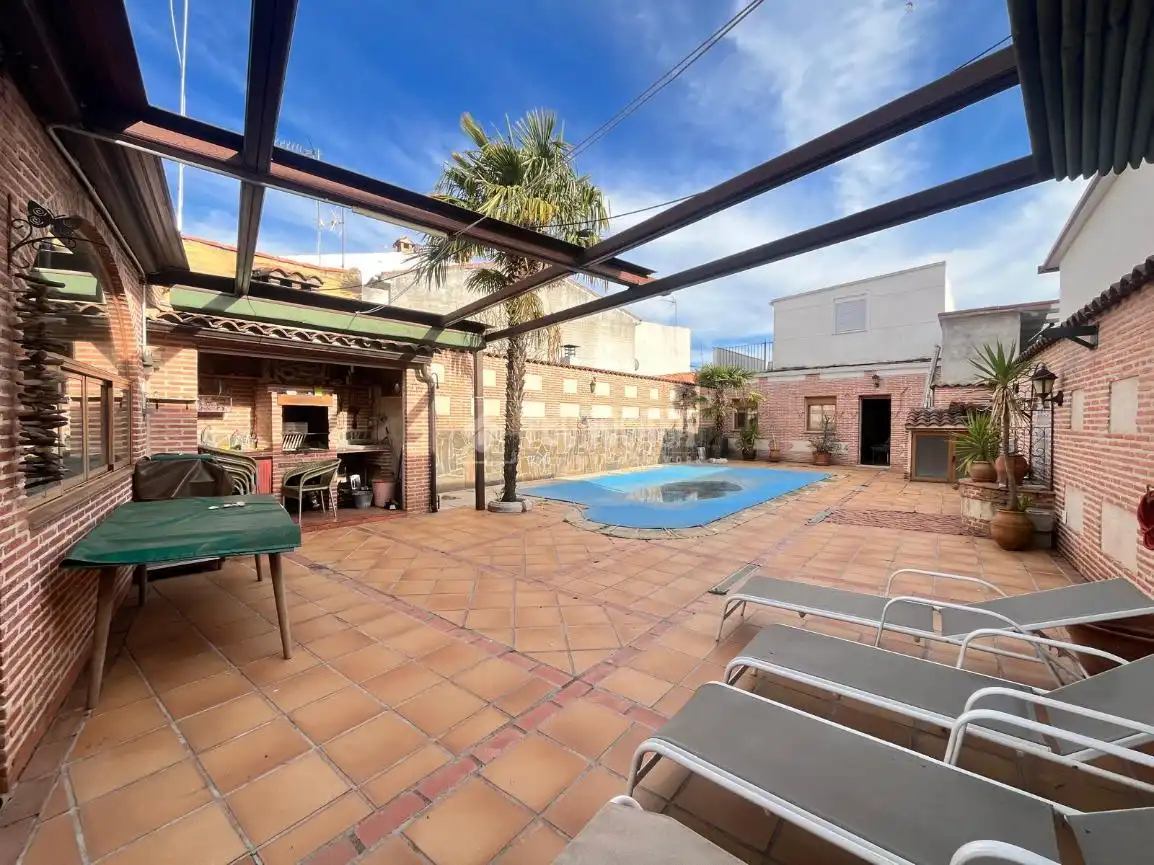 Terraza de Casa adosada en venta en Las Herencias con Calefacción, Piscina y Amueblado