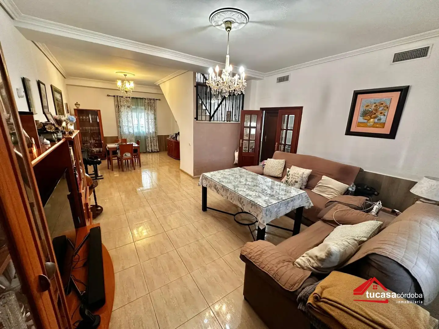 Sala d'estar de Casa o xalet en venda en Córdoba amb Aire condicionat, Jardí privat i Piscina