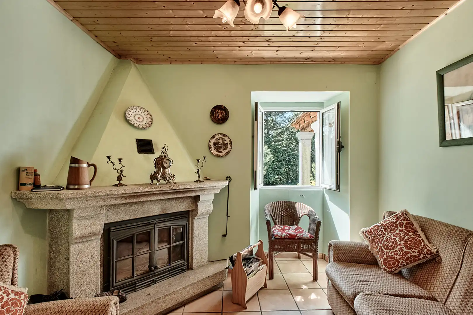 Living room of Country homes for sale in Guitiriz  with Heating, Private garden and Oven