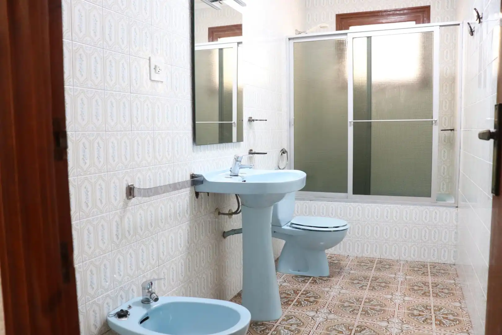 Baño de Piso de alquiler en Elche / Elx con Aire acondicionado, Amueblado y Balcón
