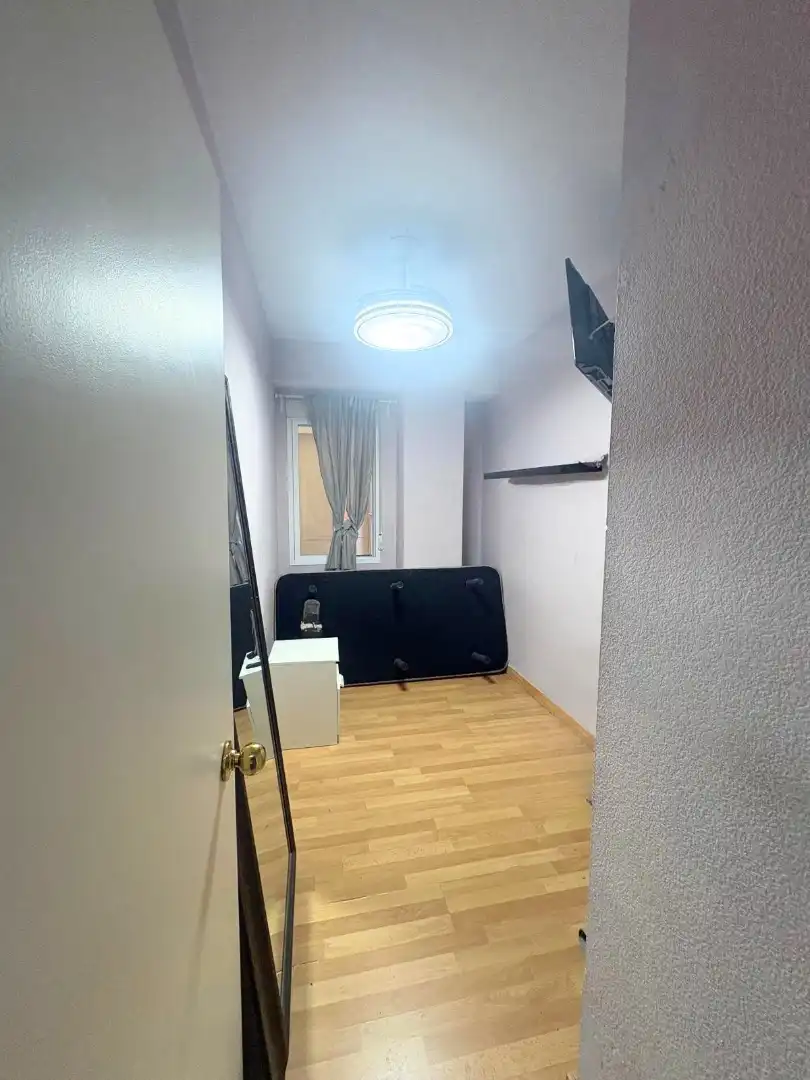 Bedroom of Flat for sale in Sevilla