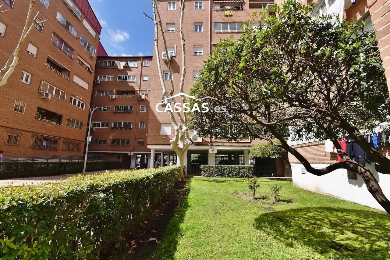 Exterior view of Flat for sale in Torrejón de Ardoz  with Parquet flooring, Terrace and Community pool