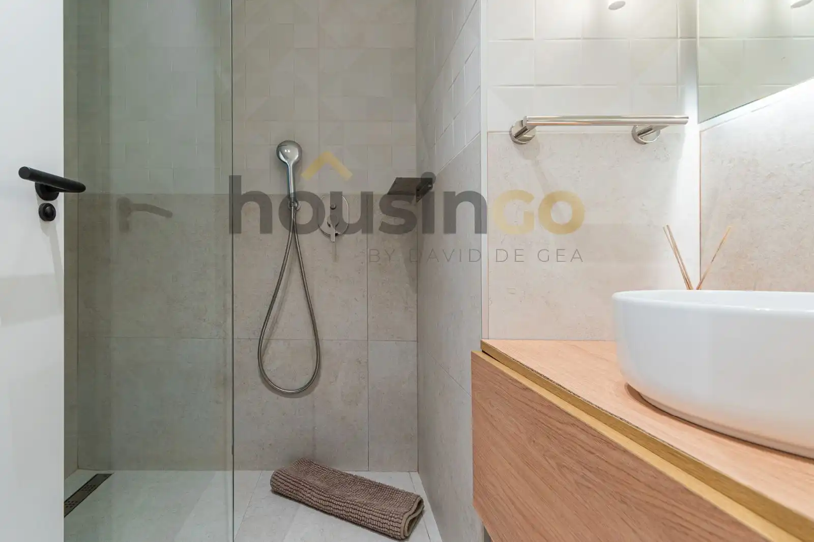 Badezimmer von Wohnung zum Verkauf in Madrid mit Klimaanlage, Heizung und Parkett