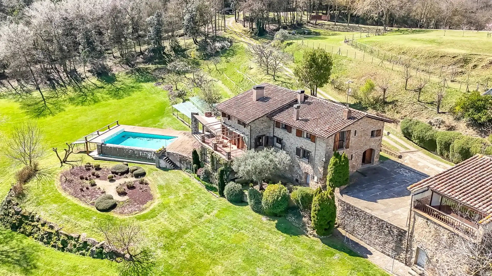 Außenansicht von Country house zum Verkauf in Olot mit Heizung, Privatgarten und Terrasse