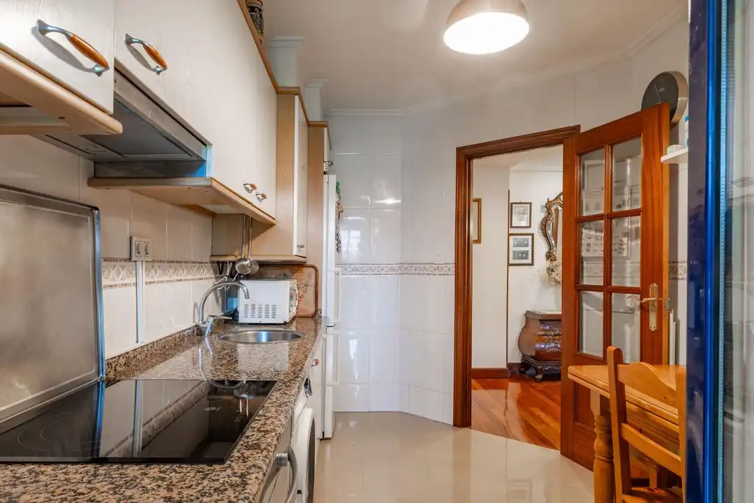 Küche von Wohnung zum Verkauf in Irun  mit Heizung
