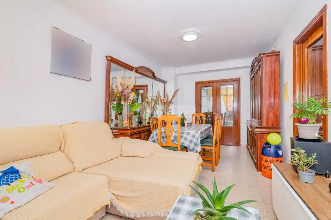 Sala de estar de Piso en venta en Lucena con Aire acondicionado
