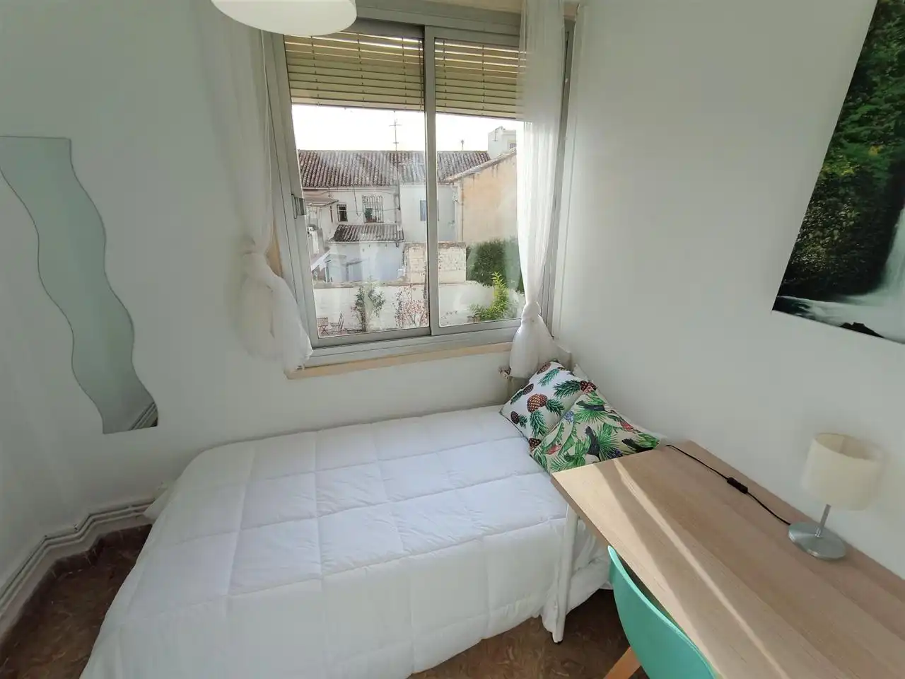 Bedroom of Ground floor for share in Granada  with Heating, Terrace and Storage room