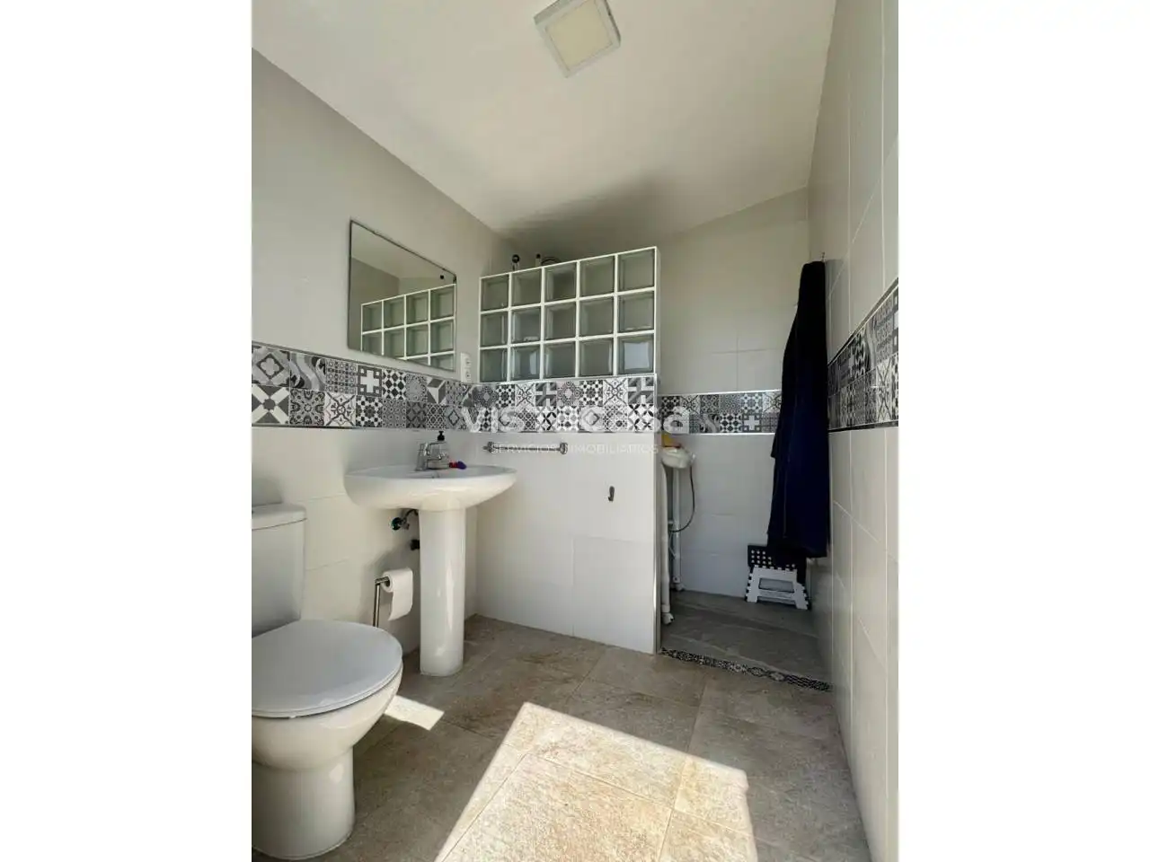 Baño de Casa o chalet en venta en Mairena del Alcor con Aire acondicionado, Calefacción y Jardín privado