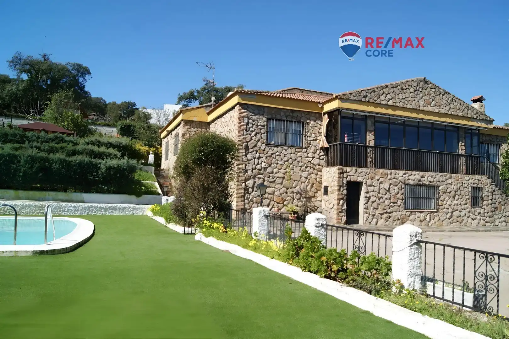 Vista exterior de Casa o chalet en venta en Sierra de Fuentes con Calefacción, Jardín privado y Terraza