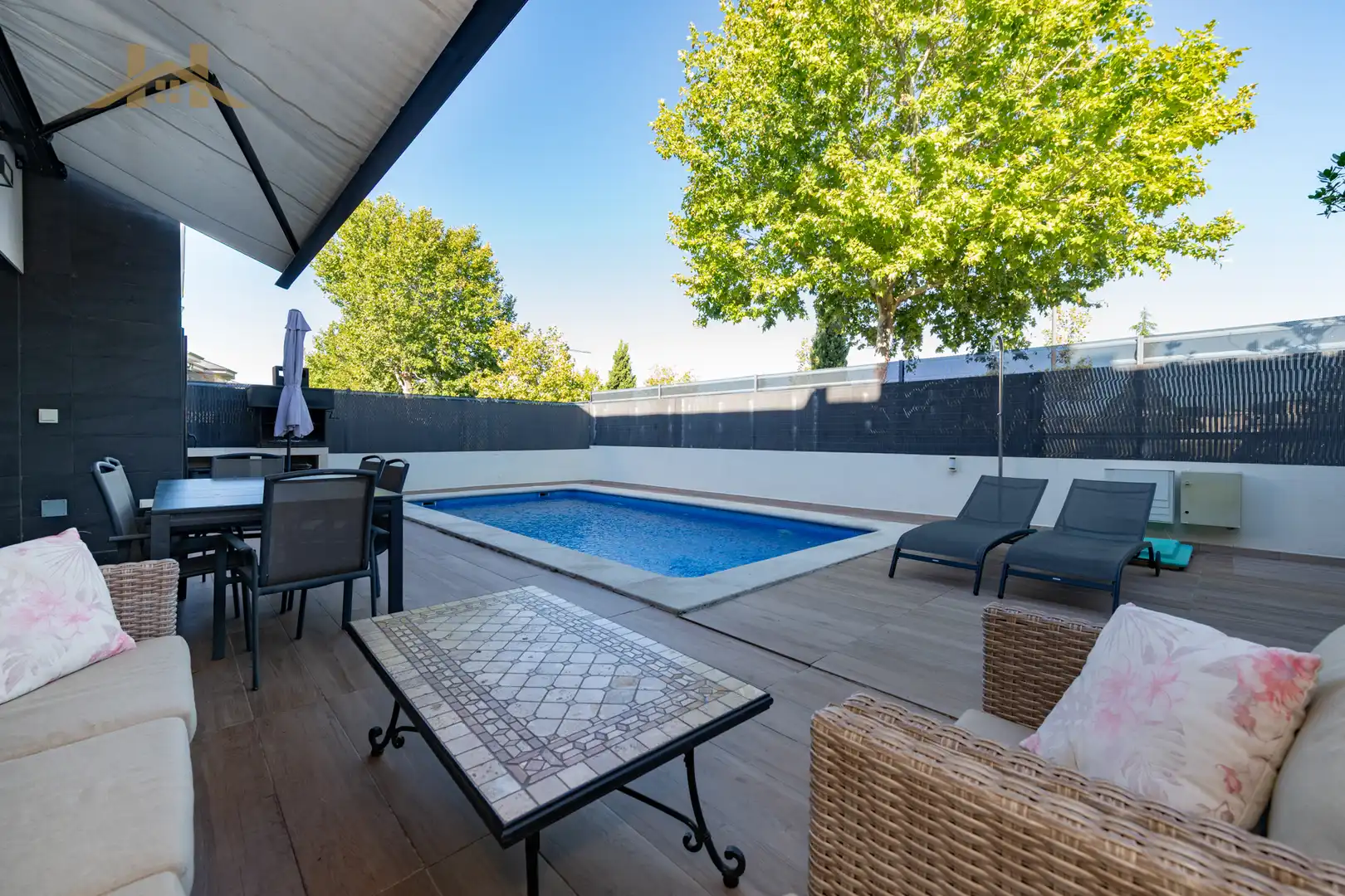 Swimming pool of Detached homes for sale in Boadilla del Monte  with Air Conditioner, Heating and Private garden