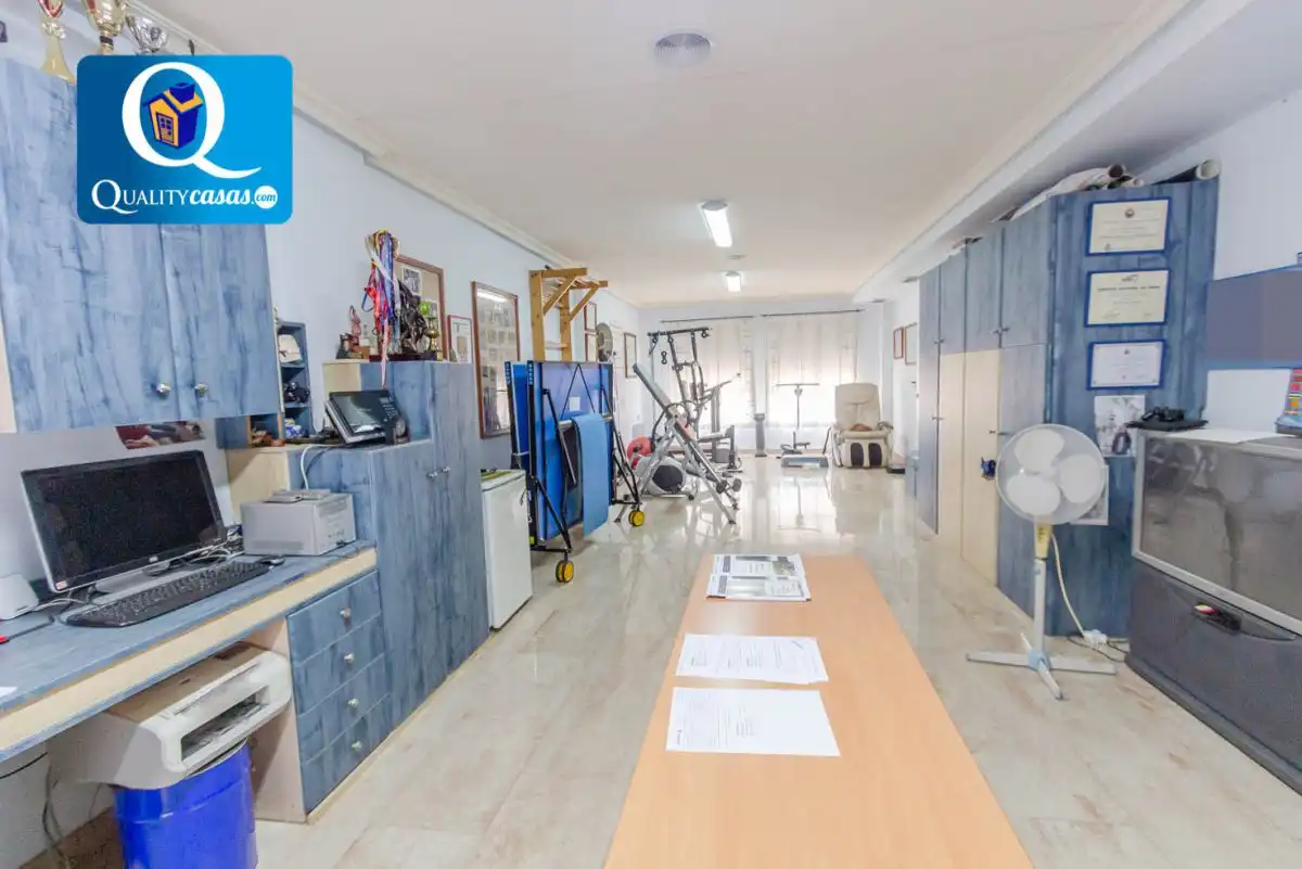 Casa adosada en venta en Crevillent con Aire acondicionado, Terraza y Trastero