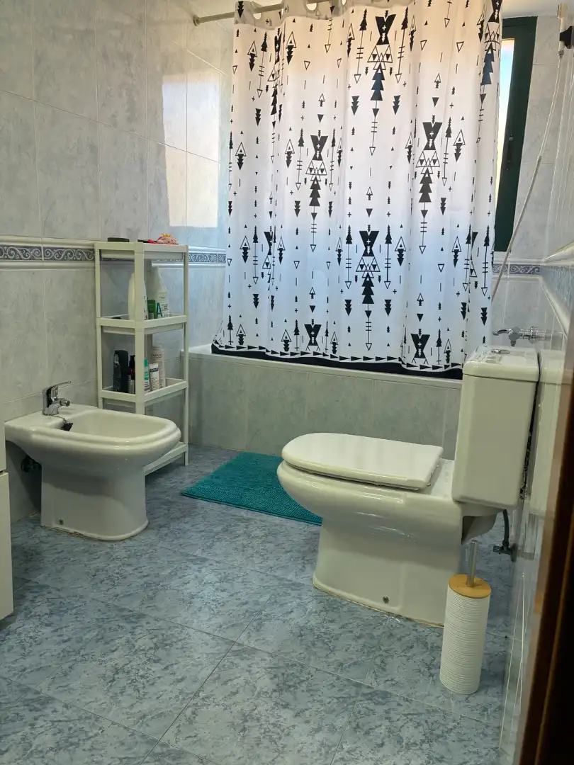Baño de Dúplex en venta en Velilla de San Antonio con Aire acondicionado, Calefacción y Parquet