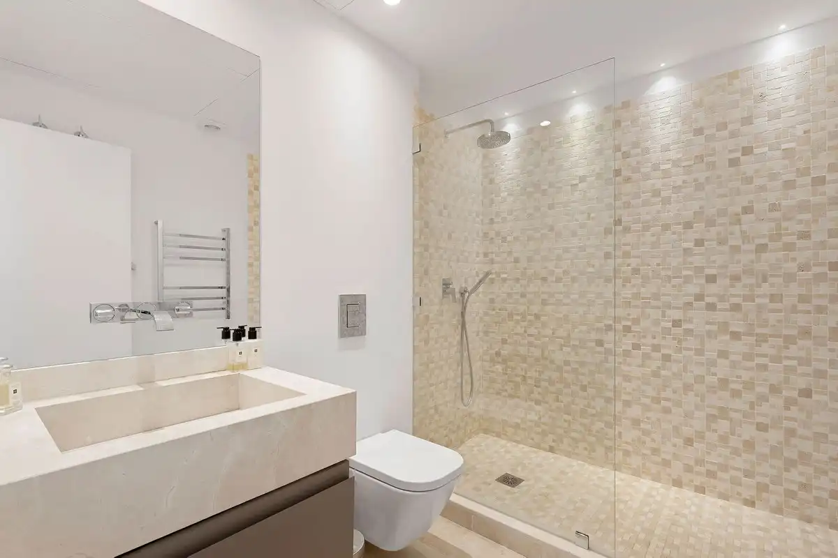 Bathroom of Duplexes for sale in Marbella  with Air Conditioner, Terrace and Storage room