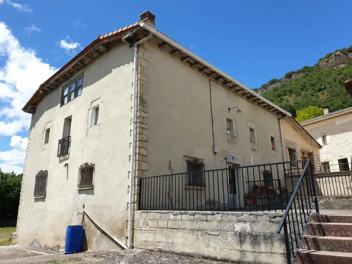 Vista exterior de Piso en venta en Valle de Losa con Amueblado
