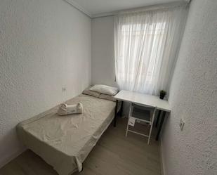 Bedroom of Flat to share in  Zaragoza Capital  with Terrace