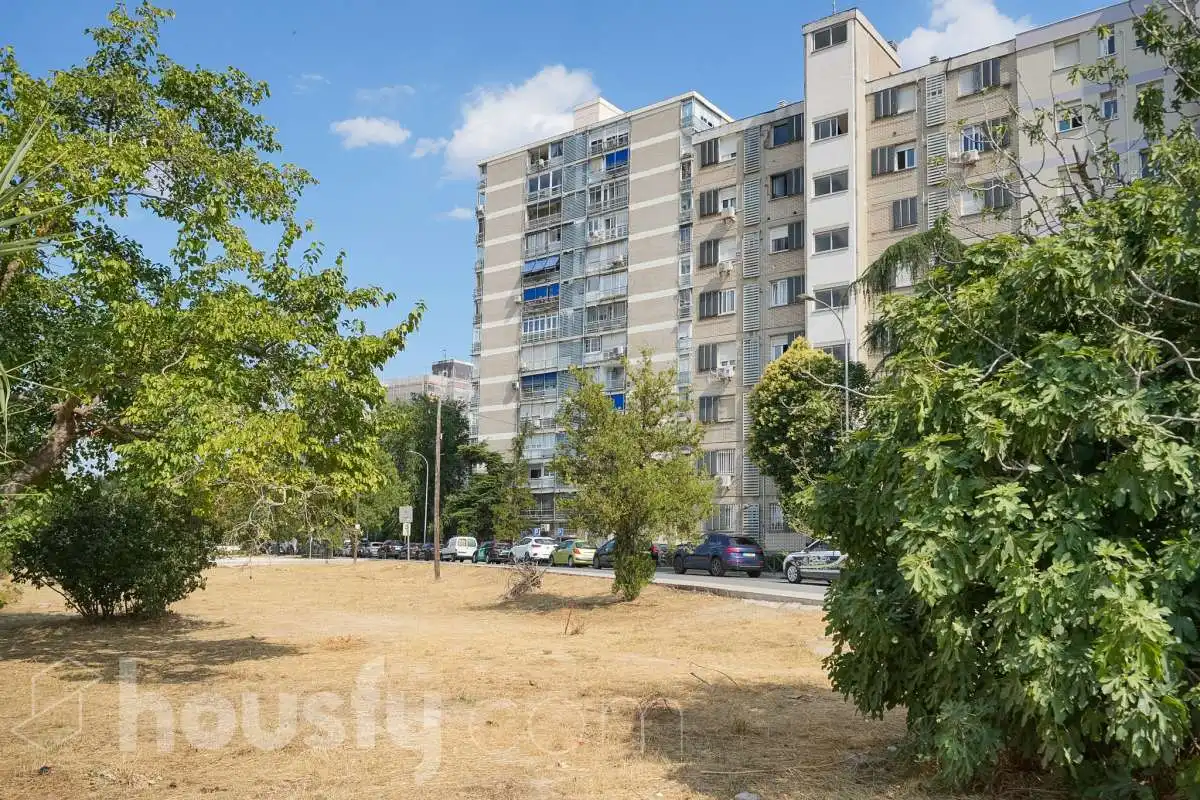 Exterior view of Flat for sale in Madrid  with Air Conditioner, Heating and Storage room
