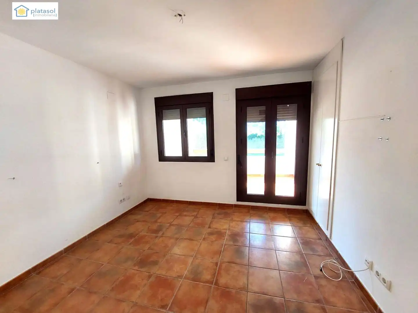 Dormitori de Casa adosada en venda en Guillena amb Aire condicionat, Calefacció i Jardí privat