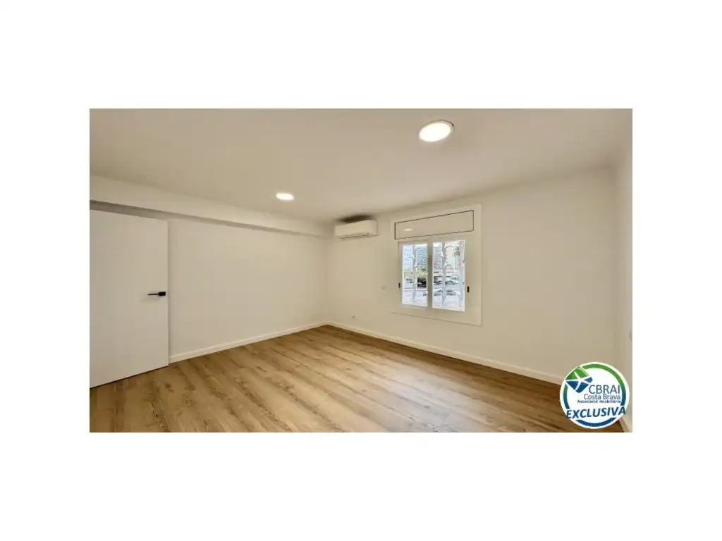 Flat with lift for sale in Avenida De La Gola De L'Estany 55, imagen 7