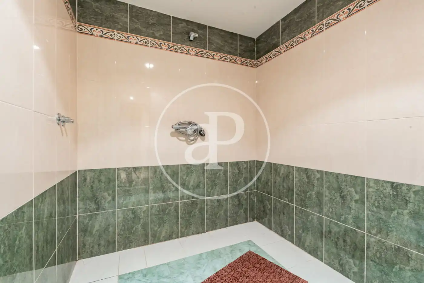 Bathroom of Houses for sale in Valdeolmos-Alalpardo, Madrid