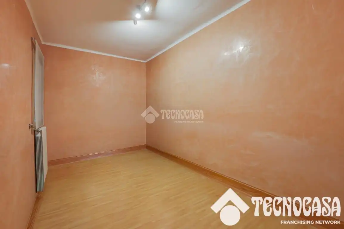 Habitación de Piso en venta en Canovelles con Aire acondicionado y Balcón