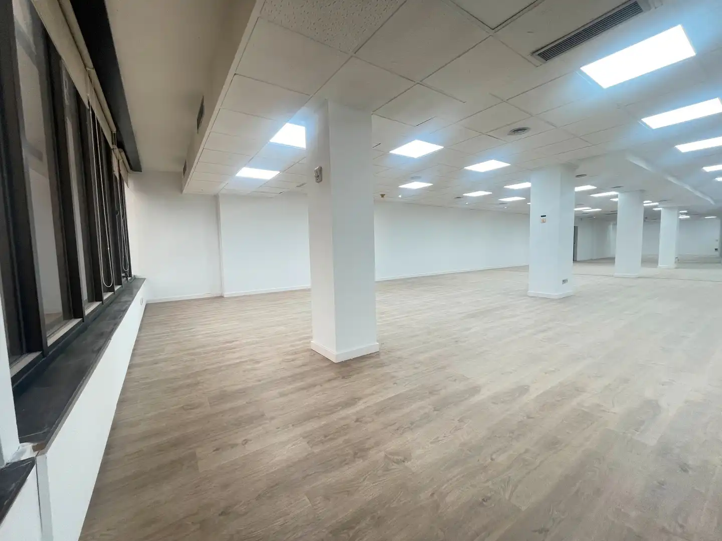 Office for rent in Barcelona  with Air Conditioner