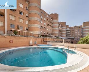 Piscina de Pis en venda en  Granada Capital amb Aire condicionat