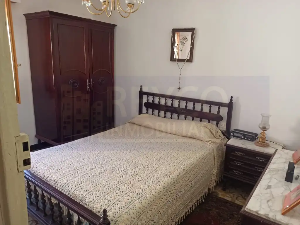 Habitación de Casa o chalet en venta en Santa Coloma
